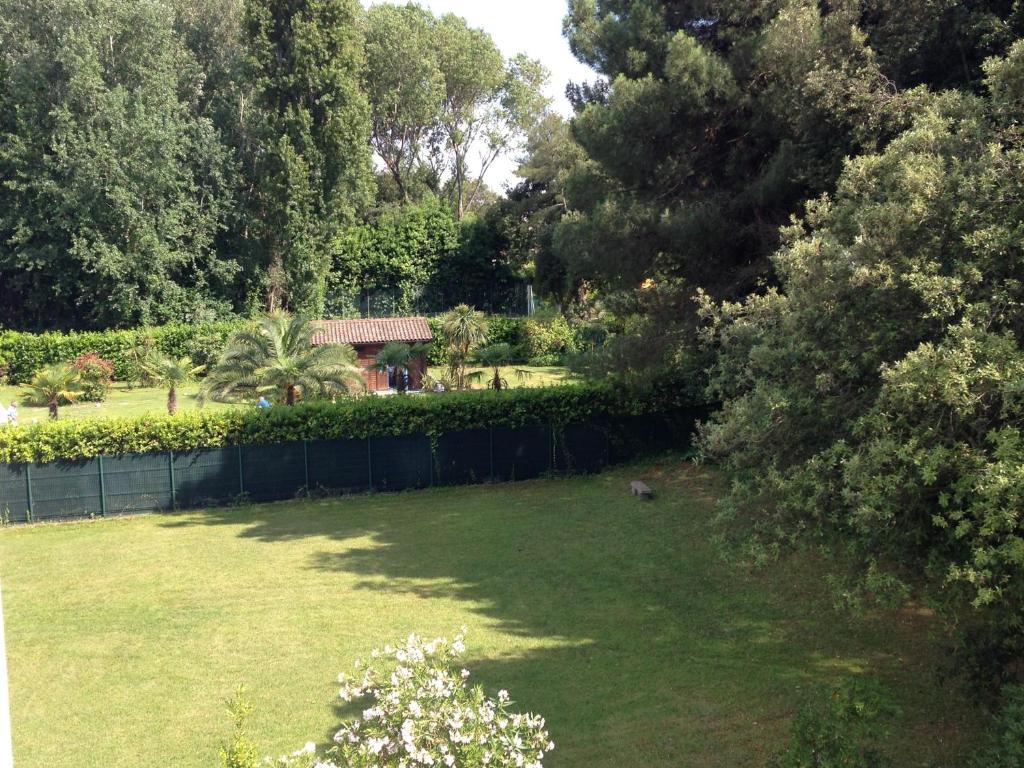 Residence Casa Bianca Marina di Massa Eksteriør bilde