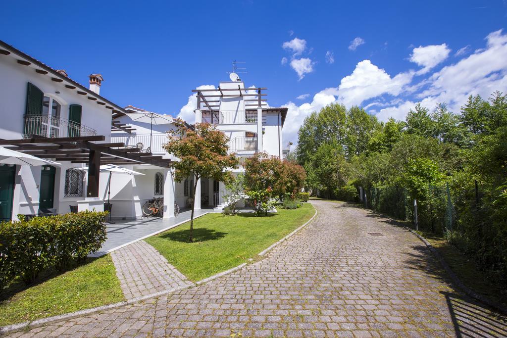 Residence Casa Bianca Marina di Massa Eksteriør bilde