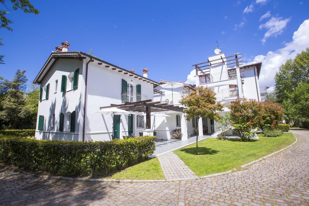 Residence Casa Bianca Marina di Massa Eksteriør bilde