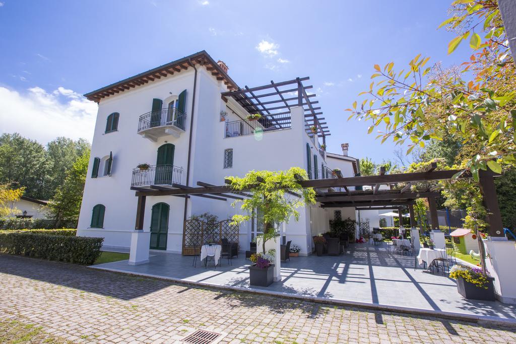 Residence Casa Bianca Marina di Massa Eksteriør bilde