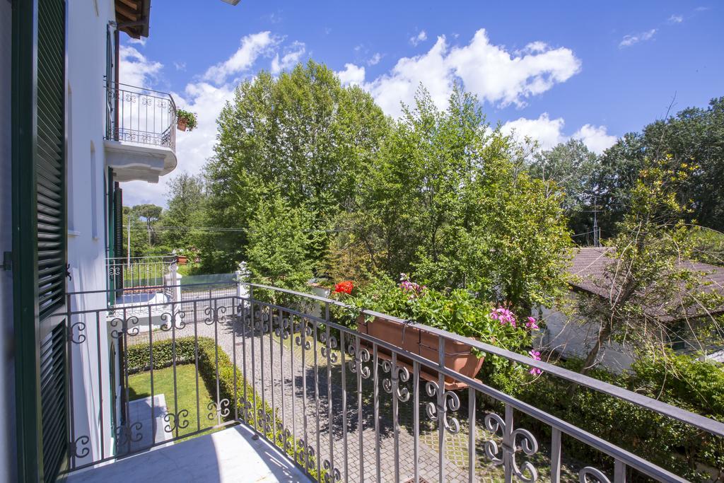 Residence Casa Bianca Marina di Massa Eksteriør bilde