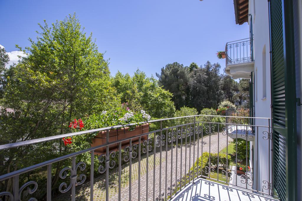 Residence Casa Bianca Marina di Massa Eksteriør bilde